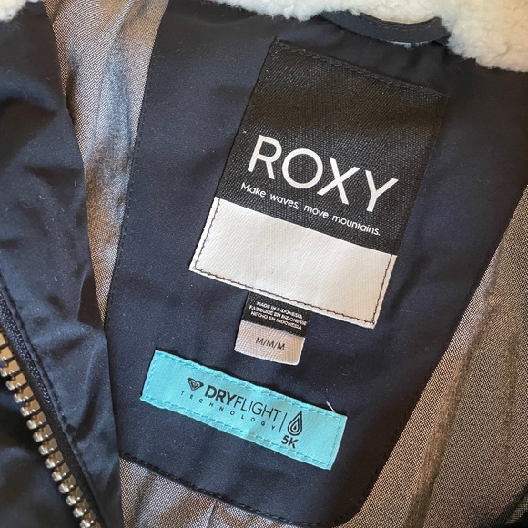 Roxy dryflight insulted jacket with hood - Picture 2 of 9